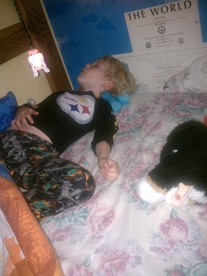 IMG_20110504_212656 - Cole asleep (05-04-2011 21:26)