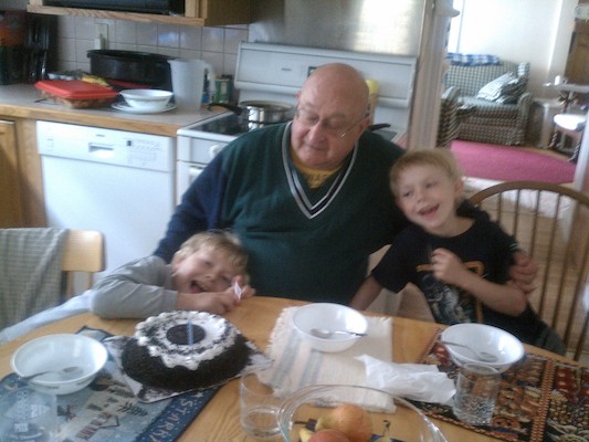 IMG_20110522_135012 - Tim, Poppy and Cole for Poppy's birthday (05-22-2011 13:50)