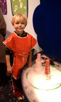IMAG0639 - Cole at the Children's museum bubble table (03-20-2011 13:11)