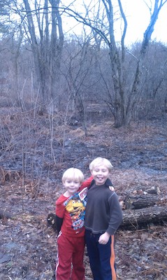 IMAG0643 - Cole and Tim and ducks (04-05-2011 17:56)