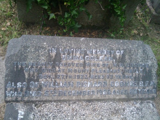 Emma Orlean and Papa Coombe's grave (07-10-2011 12:06)