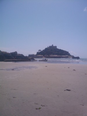 Walking to the boats to go to St Michaels Mount (07-07-2011 13:48)