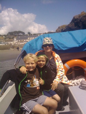 Tim, Cole and Xine on the boat to St Michaels Mount (07-07-2011 13:50)