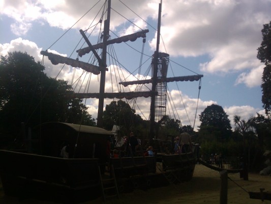 Princess Di pirate ship (07-22-2011 10:06)