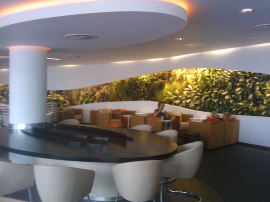 Xine at the London lounge (07-26-2011 12:17)