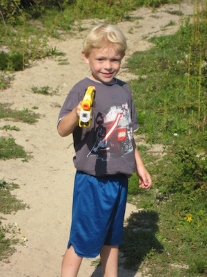 Cole with Nerf gun (07-03-2011 16:26)