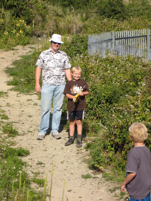 Tim, Cole and Ben with Nerf guns (07-03-2011 16:27)