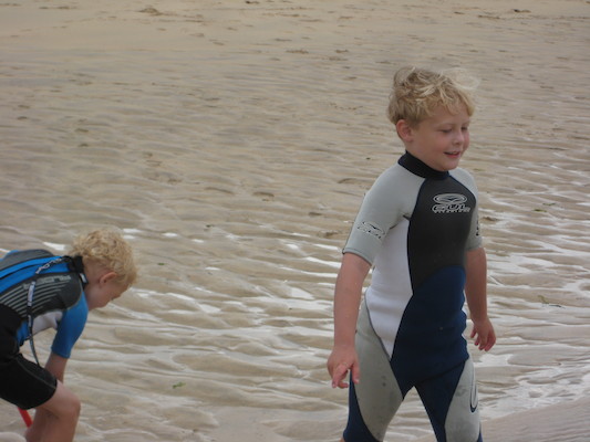 Cole and Tim on the beach (07-05-2011 15:35)