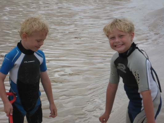 Cole and Tim on the beach (07-05-2011 15:36)