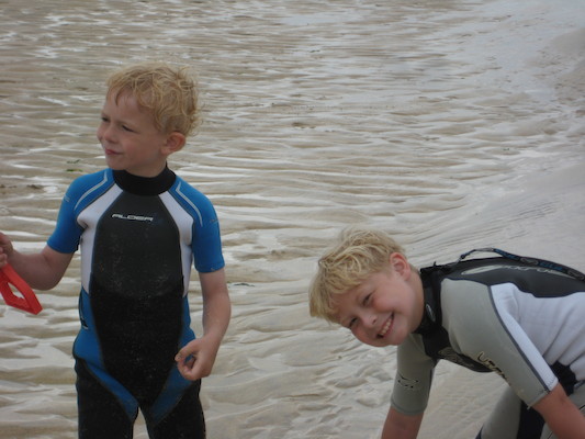 Cole and Tim on the beach (07-05-2011 15:36)