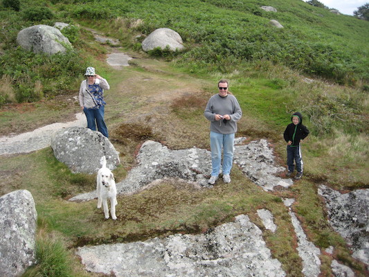 Xine, Bazzle, Ben and Cole on Trencrom (07-06-2011 08:32)