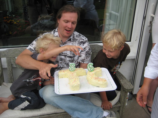Cole, Ben and Tim with cakes (07-09-2011 17:56)