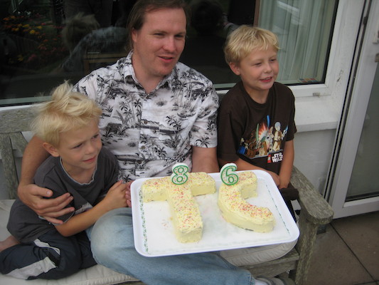 Cole, Ben and Tim with cakes (07-09-2011 17:56)