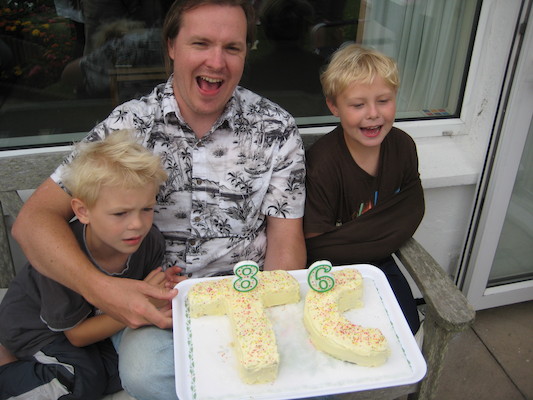 Cole, Ben and Tim with cakes (07-09-2011 17:56)
