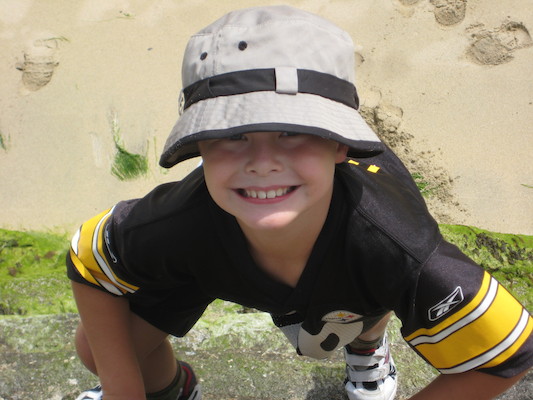 Tim climbing the quay at St. Ives (07-11-2011 10:24)