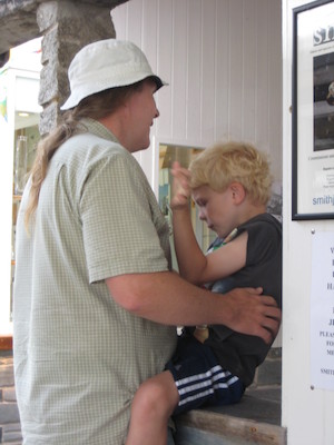 Ben and Cole at the craft shops in St. Ives (07-11-2011 11:25)