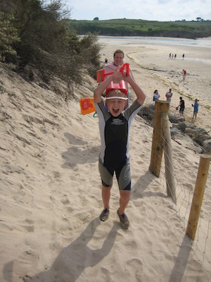 Ben and Tim coming up from the beach (07-11-2011 15:53)