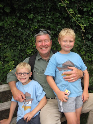 Cole, Granddad and Tim (07-12-2011 14:45)