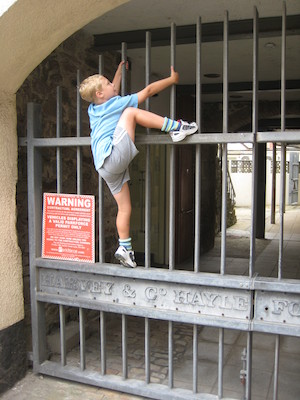 Tim at Harvey's Foundry (07-12-2011 15:08)