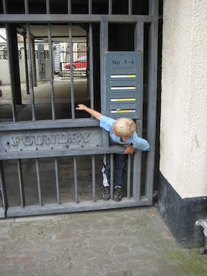 Cole at Harvey's Foundry (07-12-2011 15:08)