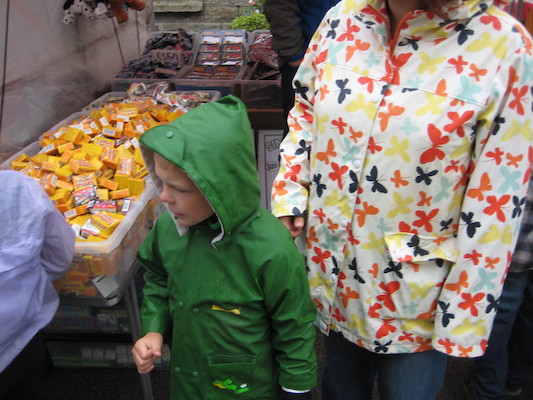 Cole and Xine at the Lafrowda festival (07-16-2011 10:39)