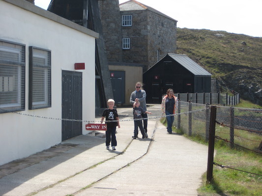 Tim, Ben, Cole and Xine at the mine (07-16-2011 12:41)