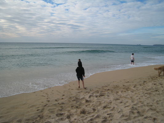 Cole and Tim on Hayle beach (07-04-2011 19:03)