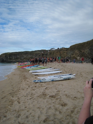 Surfers on Hayle beach preparing for a race (07-04-2011 19:06)