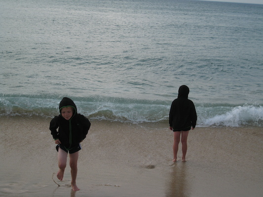 Cole and Tim on Hayle beach (07-04-2011 19:07)