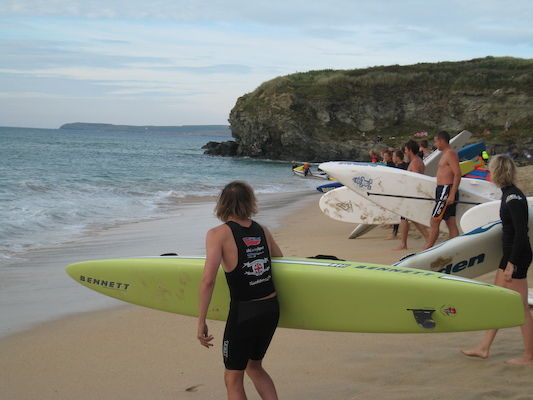 Surfers on Hayle beach preparing for a race (07-04-2011 19:09)