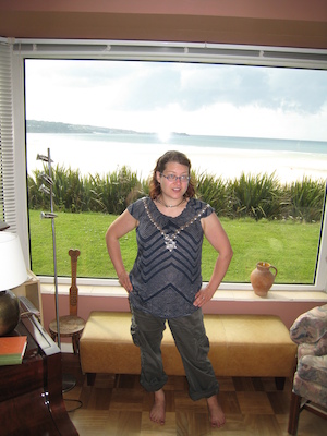 Xine wearing the mayoral bling (07-07-2011 17:15)