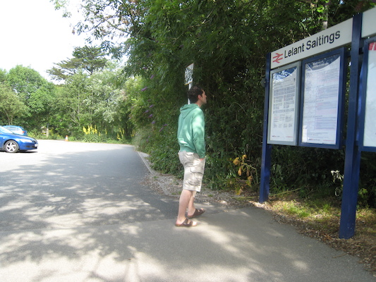 Waiting for the train (by Cole) (07-11-2011 09:52)