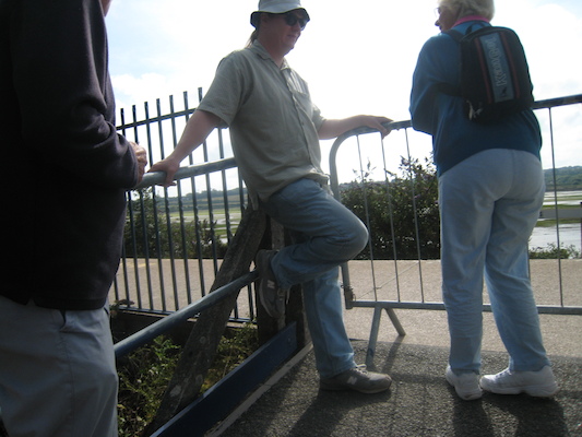 Ben waiting for the train (by Cole) (07-11-2011 09:57)