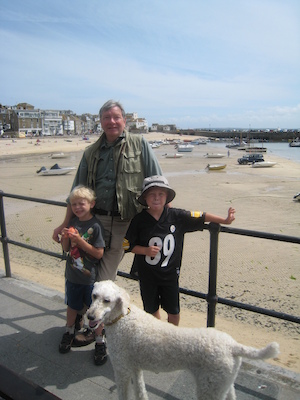 Cole, Granddad, Tim and Bazzle at St. Ives (07-11-2011 11:21)