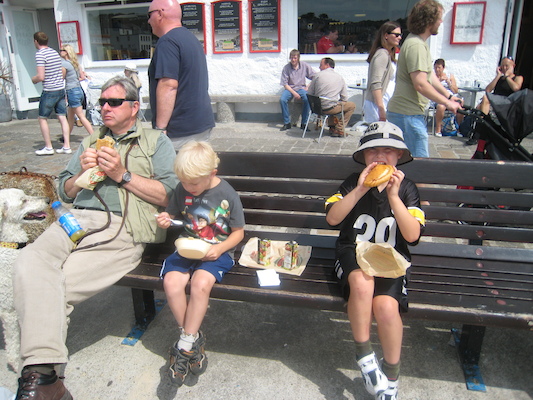 Bazzle, Granddad, Cole and Tim eating pasties (07-11-2011 11:40)