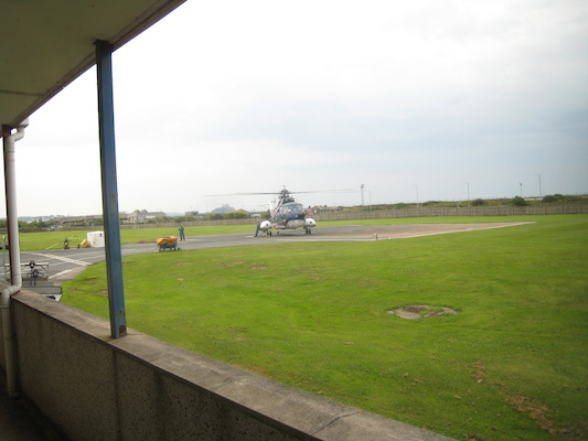 The waiting helicopter (07-12-2011 08:03)