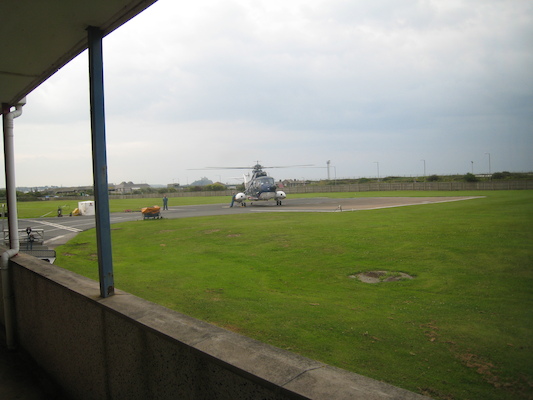 The waiting helicopter (07-12-2011 08:03)