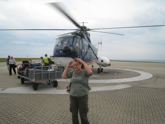 Xine in front of the helicopter (07-12-2011 08:30)