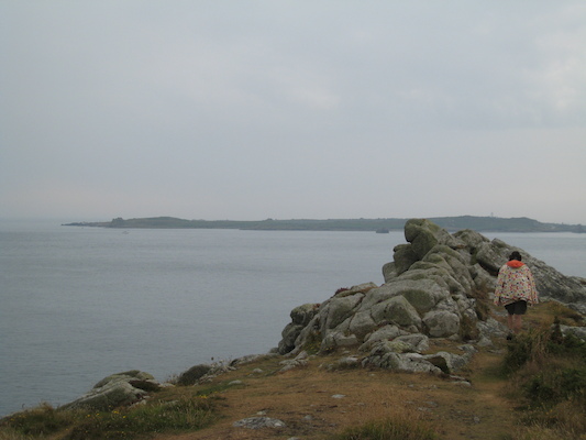 Xine walking on Peninnis head (07-12-2011 15:22)