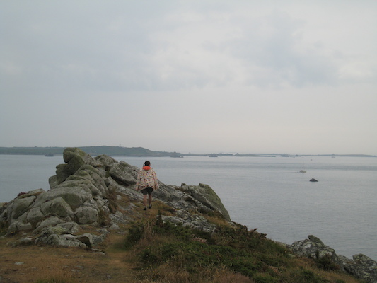 Xine walking on Peninnis head (07-12-2011 15:23)