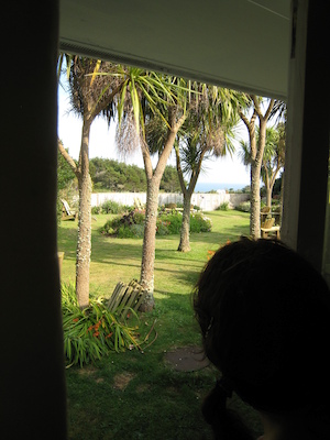 Xine looking out from our room (07-12-2011 17:46)