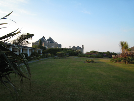 View of the Star Castle grounds (07-12-2011 20:21)