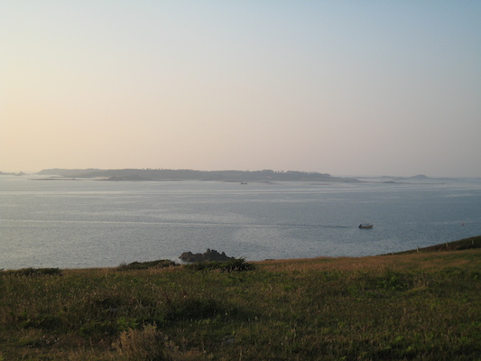 View across to Tresco (07-12-2011 20:24)