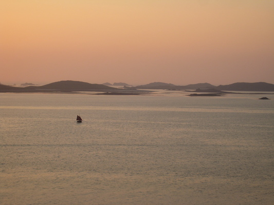 Sailing at Sunset (07-12-2011 21:02)