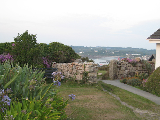 Morning view down to Hugh Town (07-12-2011 21:16)