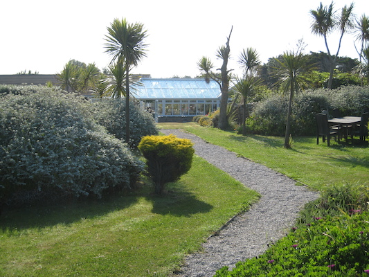 The conservatory from the garden (07-13-2011 09:01)