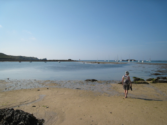 Xine on the Porthcressa beach (07-13-2011 09:47)