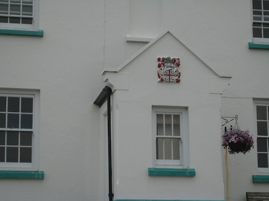 Strange coat of arms (07-13-2011 17:58)