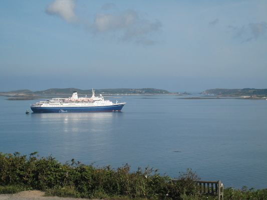 Cruise ship (07-14-2011 09:29)