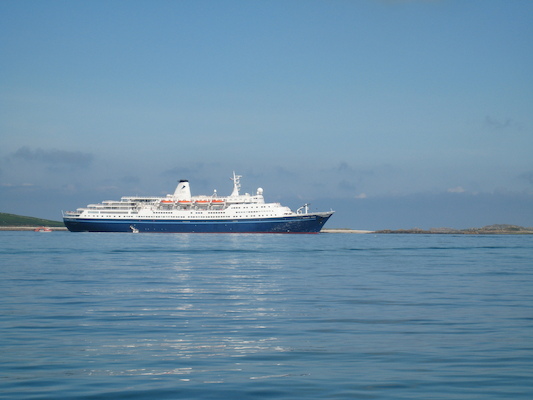 Cruise ship (07-14-2011 10:25)